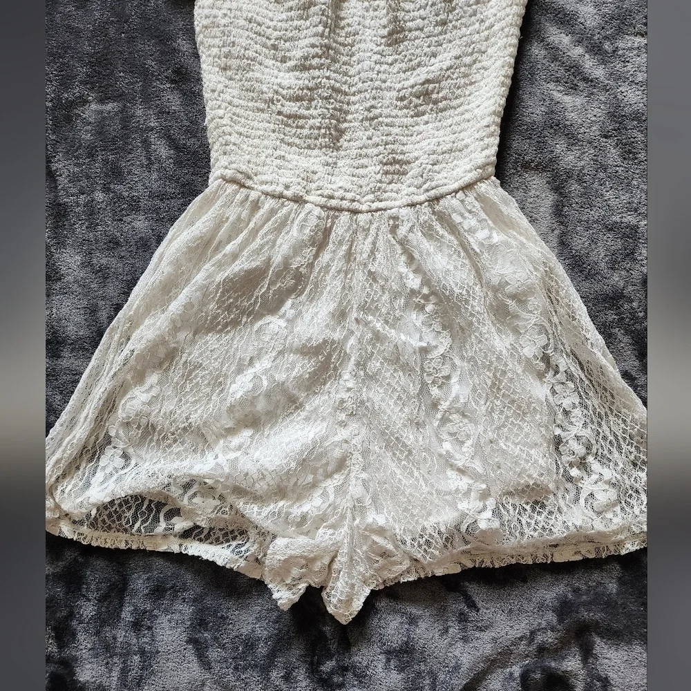 WOMEN'S Gorgeous Laced Romper Hollister California size S